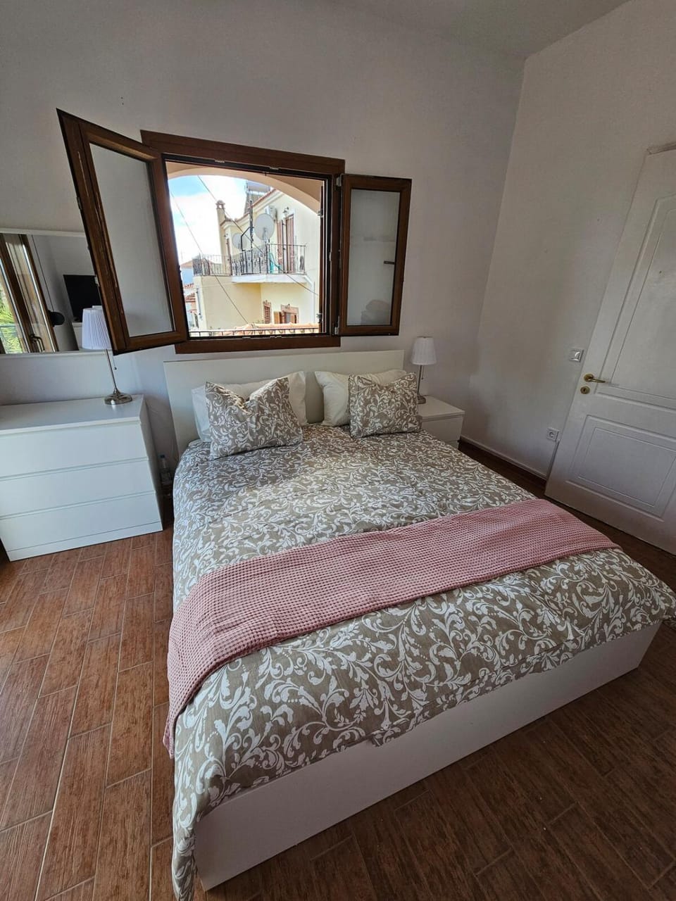 KlaireyBelles House in Decentralized Administration of the Aegean