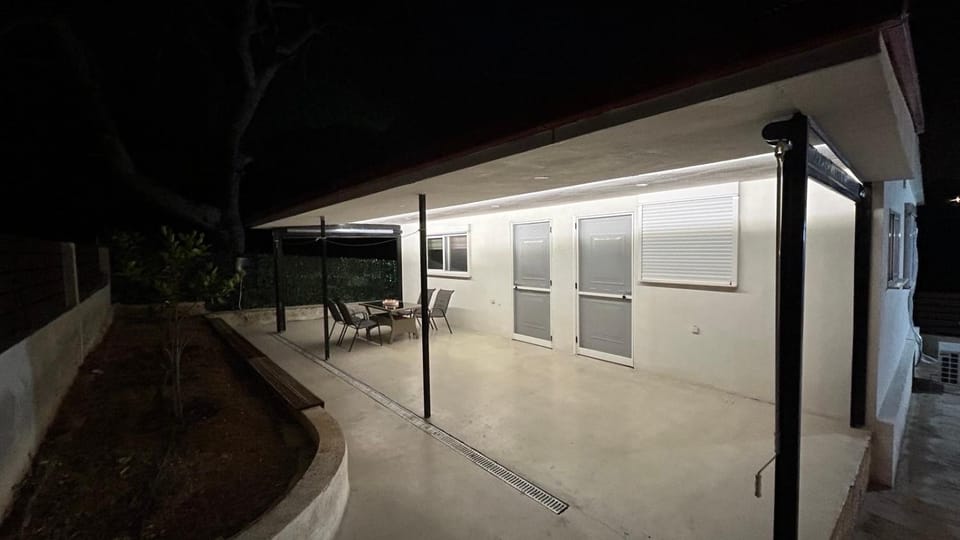 Patio, Night