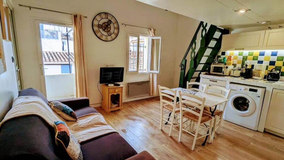 Lovely Apartment with a Rooftop View in Aix Apartment in Aix-en-Provence