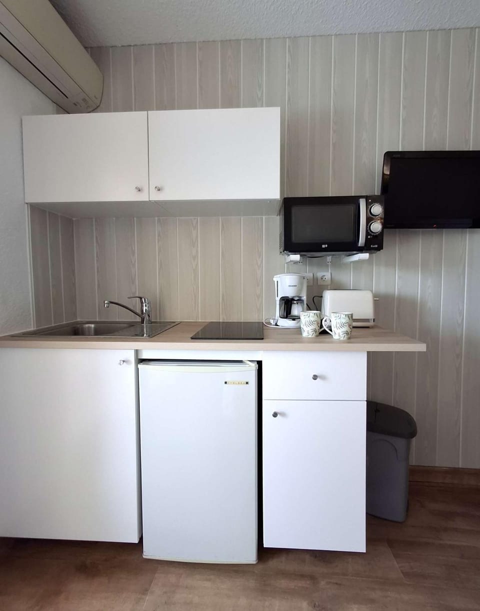 Coffee/tea facilities, Kitchen or kitchenette
