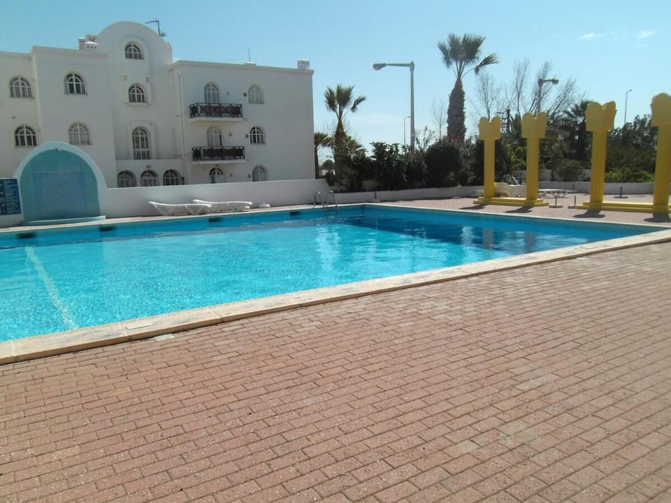 Tavira Garden Sunny and Pool Apartment in Tavira