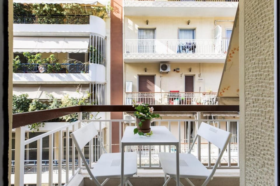 Day, View (from property/room), Balcony/Terrace, Seating area, Dining area, City view