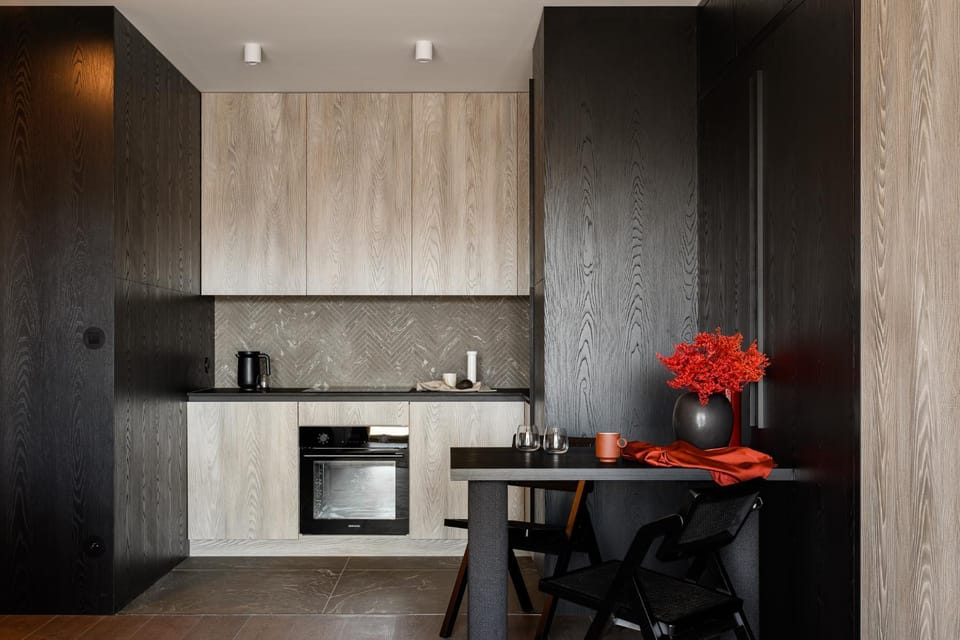 Kitchen or kitchenette, Dining area, stove