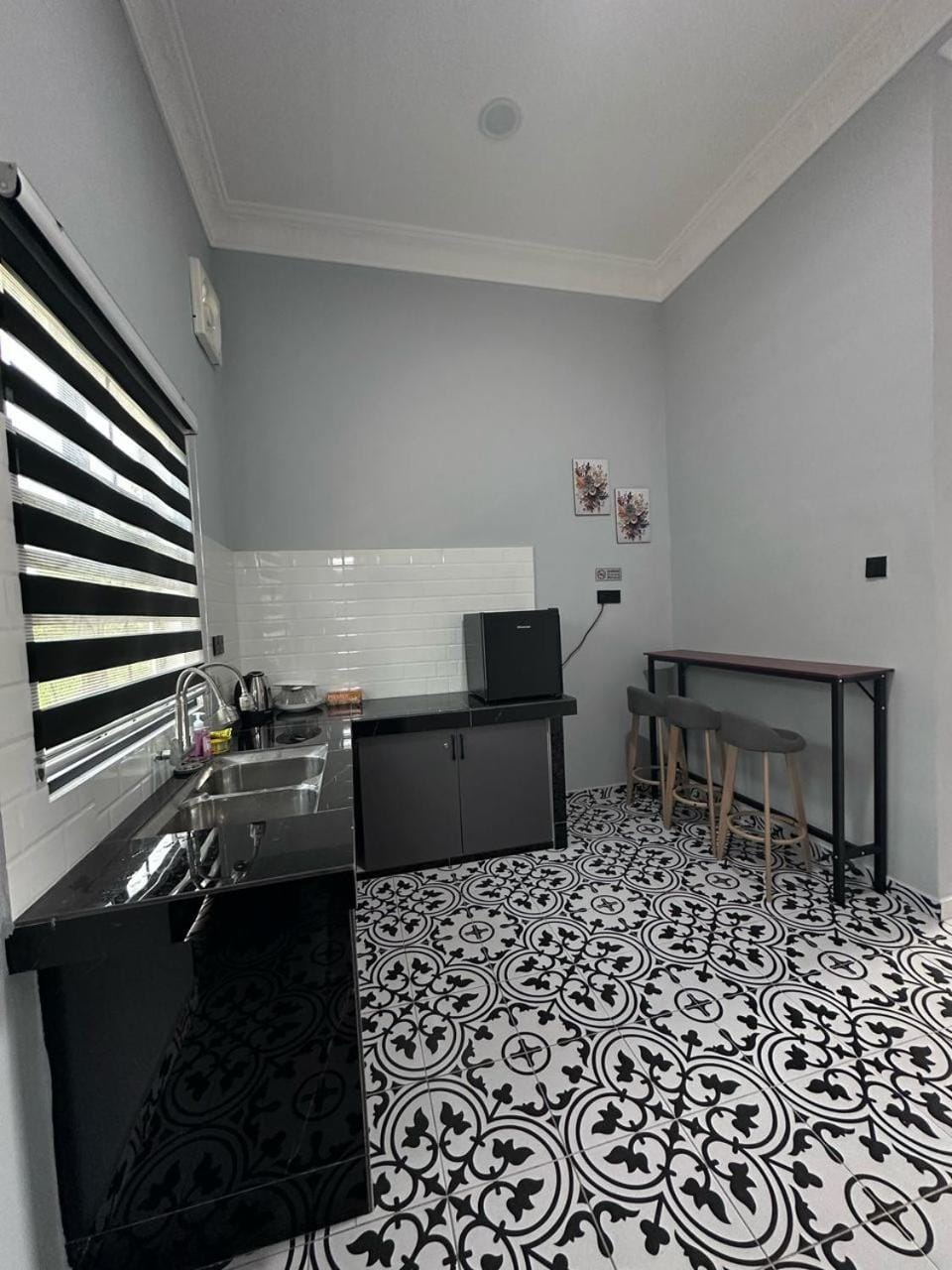 Kitchen or kitchenette, Dining area, minibar, oven