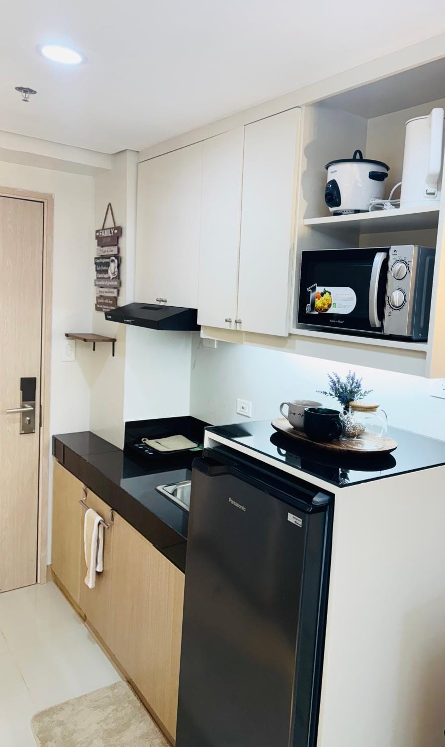 Chic & Cozy Studio with Balcony in Iloilo Apartment in Iloilo City
