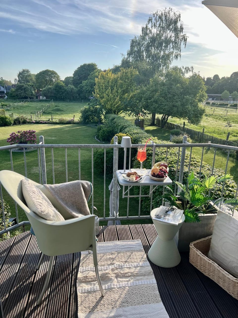 Natural landscape, View (from property/room), Balcony/Terrace, Seating area, Garden view