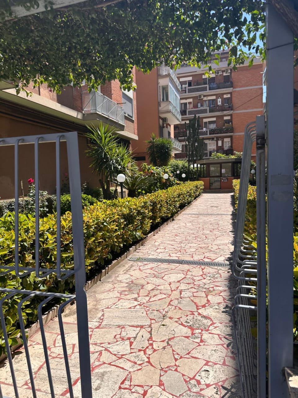 Property building, Day, Garden