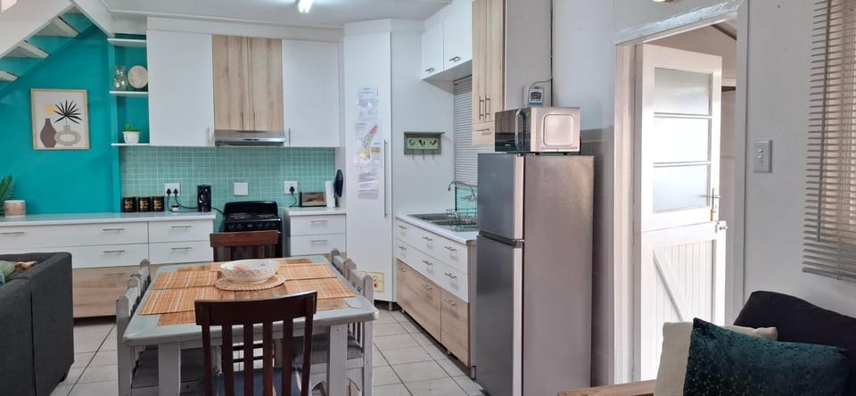 Kitchen or kitchenette, kitchen