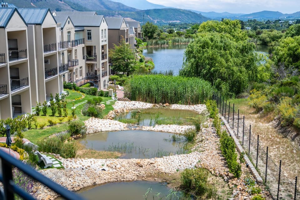 68 LErmitage Elegant Mountain Apartment Apartment in Franschhoek