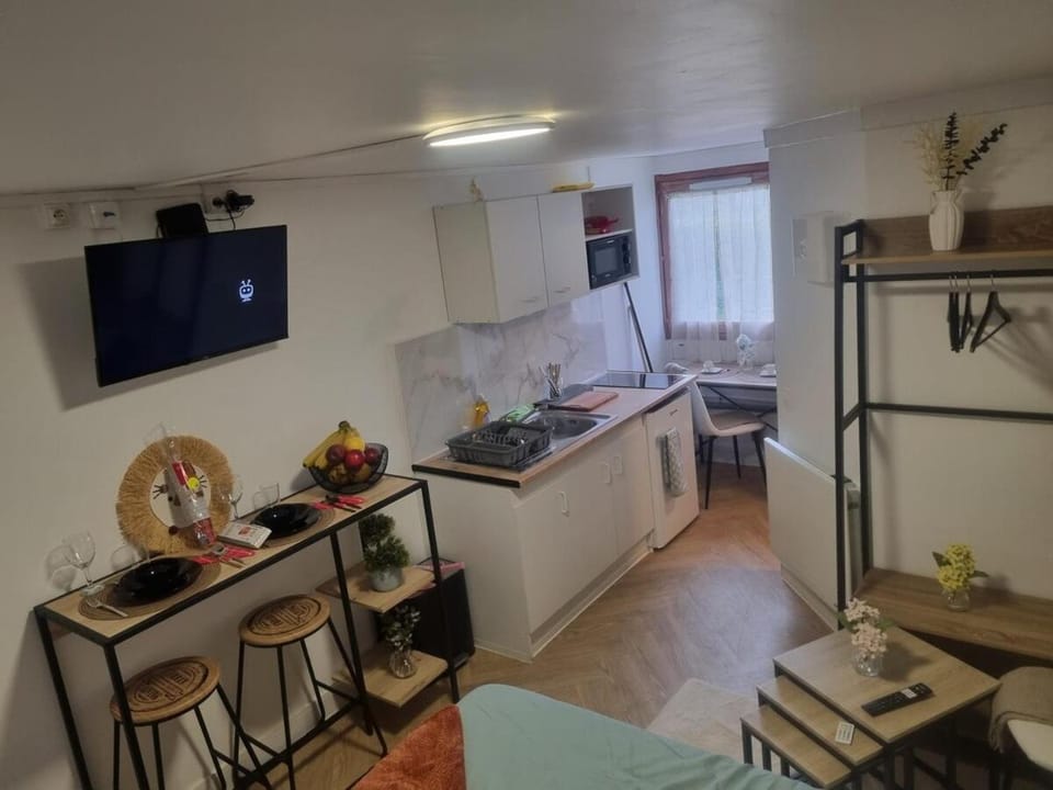 TV and multimedia, Kitchen or kitchenette, Dining area