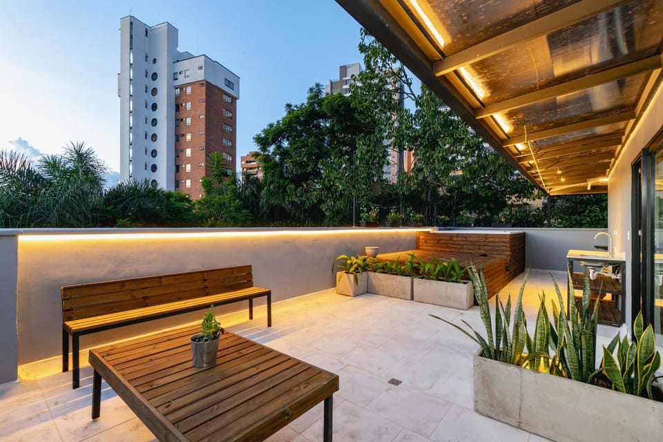 B3 4BR Poblado Penthouse wit AC and Jacuzzi Apartment in Medellin