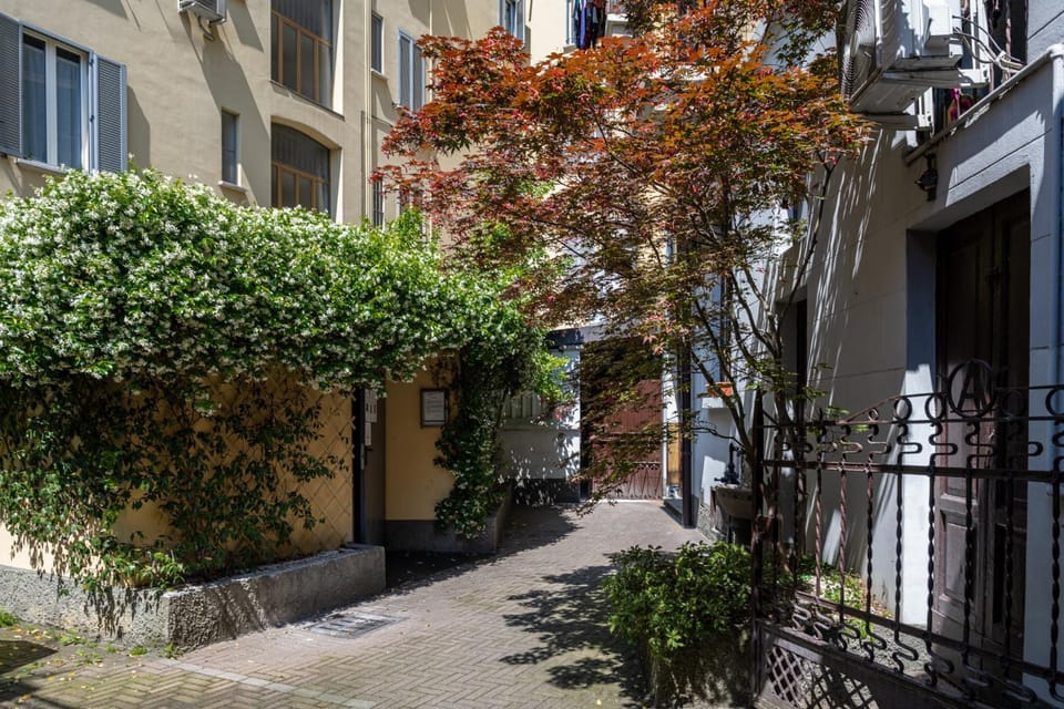 Inner courtyard view