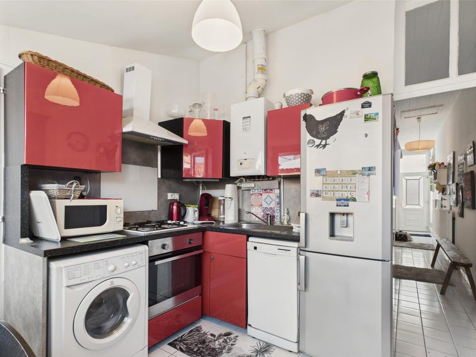 Kitchen or kitchenette