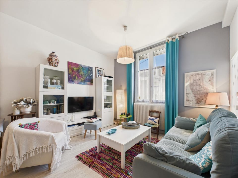 Communal lounge/ TV room, Living room
