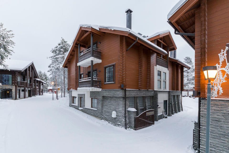 Property building, Day, Neighbourhood, Winter, Street view