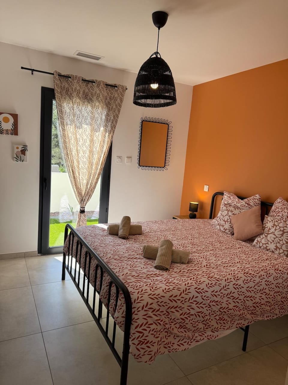 Villa neuve piscine Bali Spa Vue Pyrénées 5 min Cité Villa in Carcassonne
