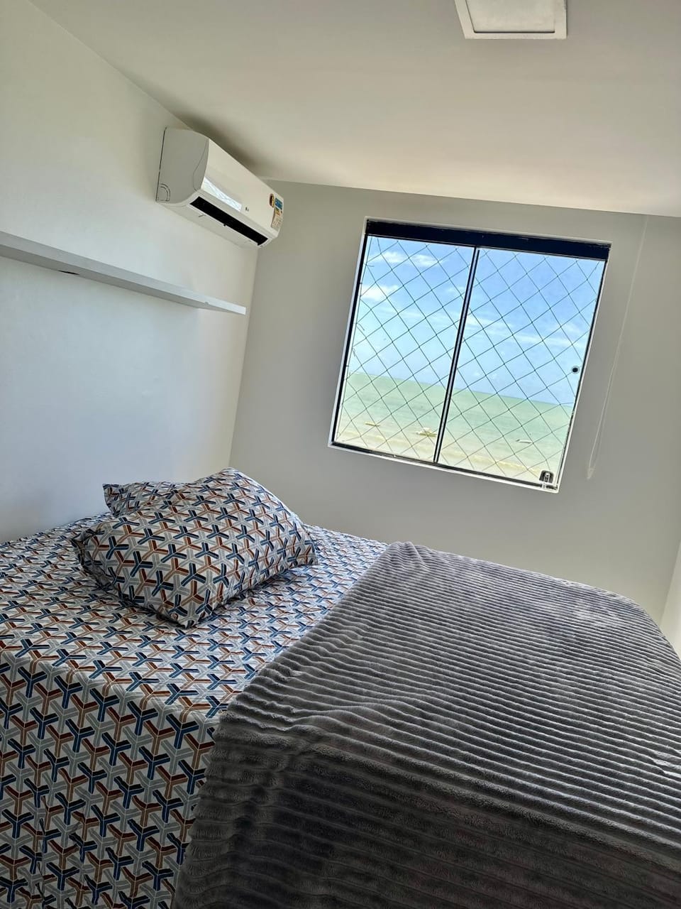 Bed, Natural landscape, Photo of the whole room, Bedroom, Sea view, air conditioner