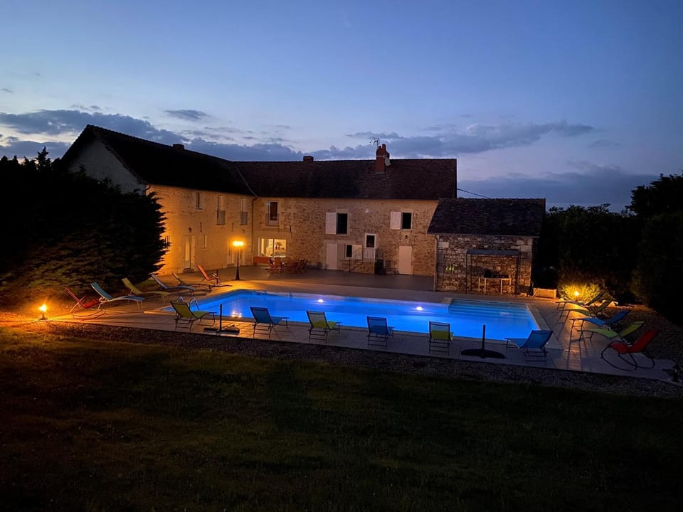 Property building, Pool view, Swimming pool