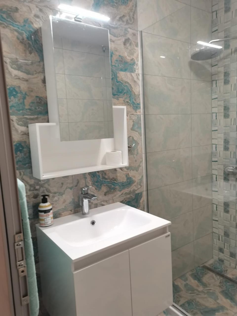 Shower, Bathroom