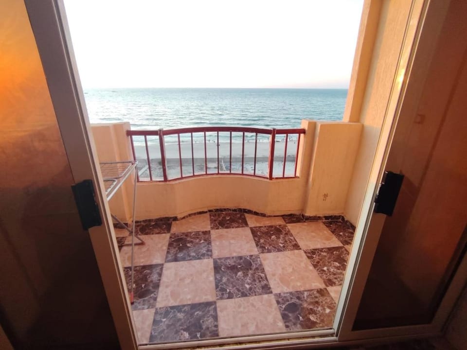 شقة على البحر- Seafront Apartment Apartment in Alexandria Governorate