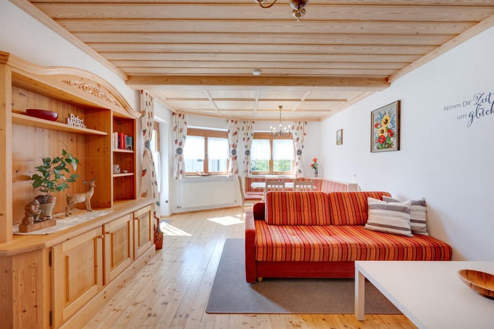 Ferienhaus Hirschalmblick Campground/ 
RV Resort in Salzburgerland