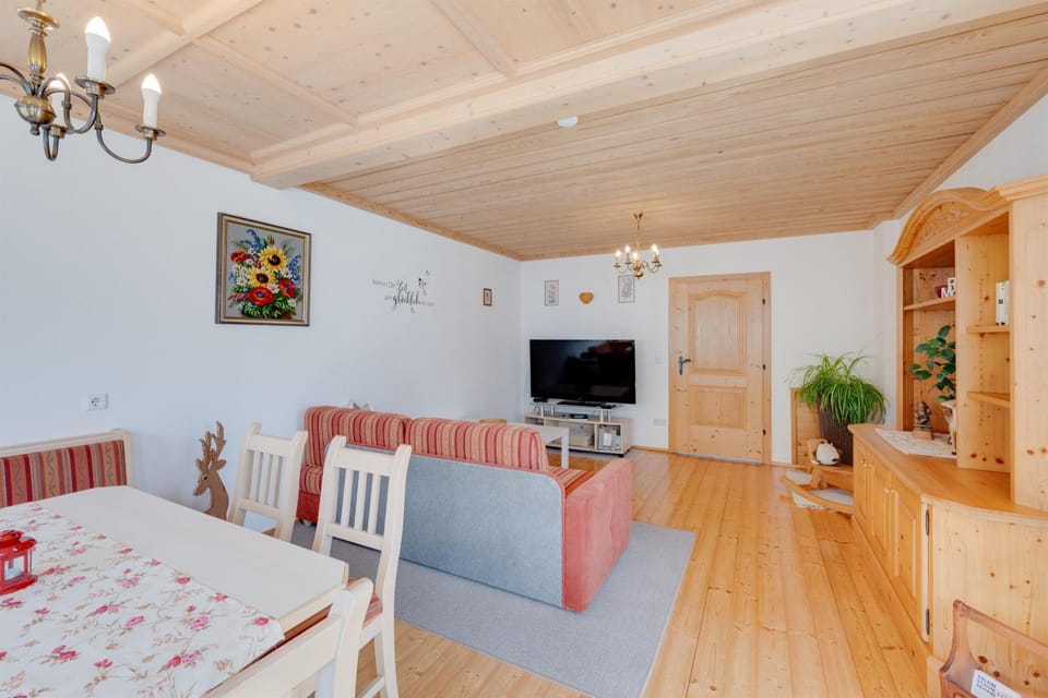Ferienhaus Hirschalmblick Campground/ 
RV Resort in Salzburgerland