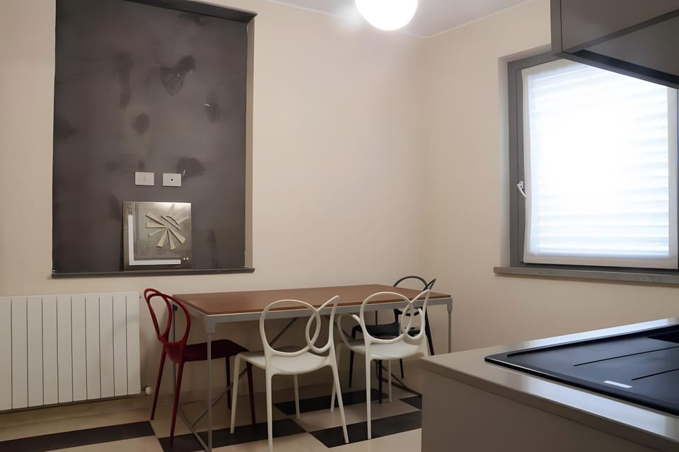 Property building, Kitchen or kitchenette, Living room