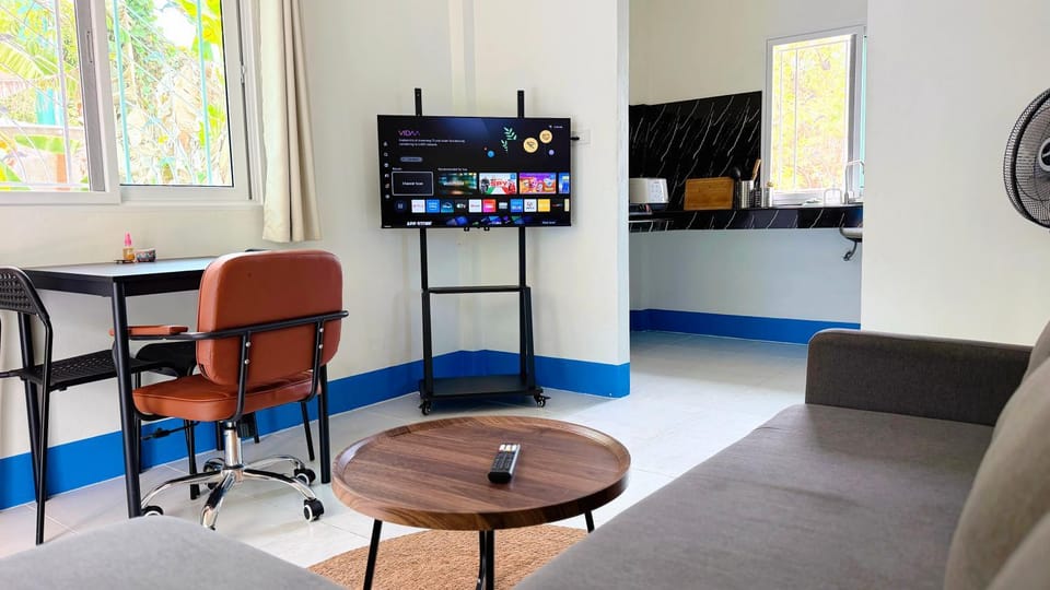 TV and multimedia, Kitchen or kitchenette, Living room, Seating area, Dining area, Evening entertainment