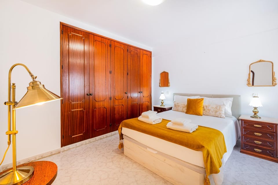 Bed, Photo of the whole room, Bedroom, wardrobe