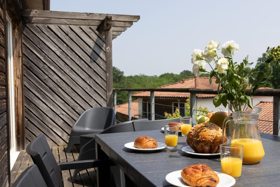 Patio, Dining area