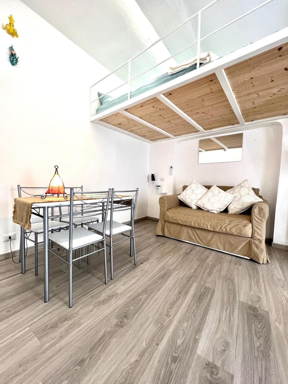 Bed, Living room, Dining area