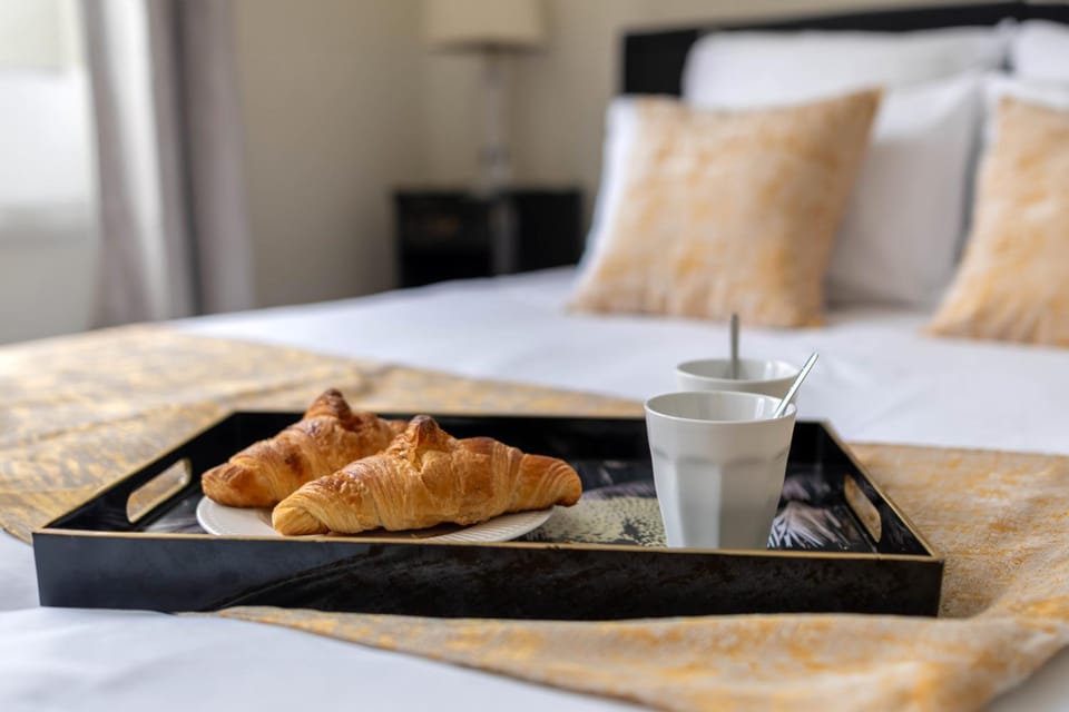 Bed, Bedroom, Breakfast