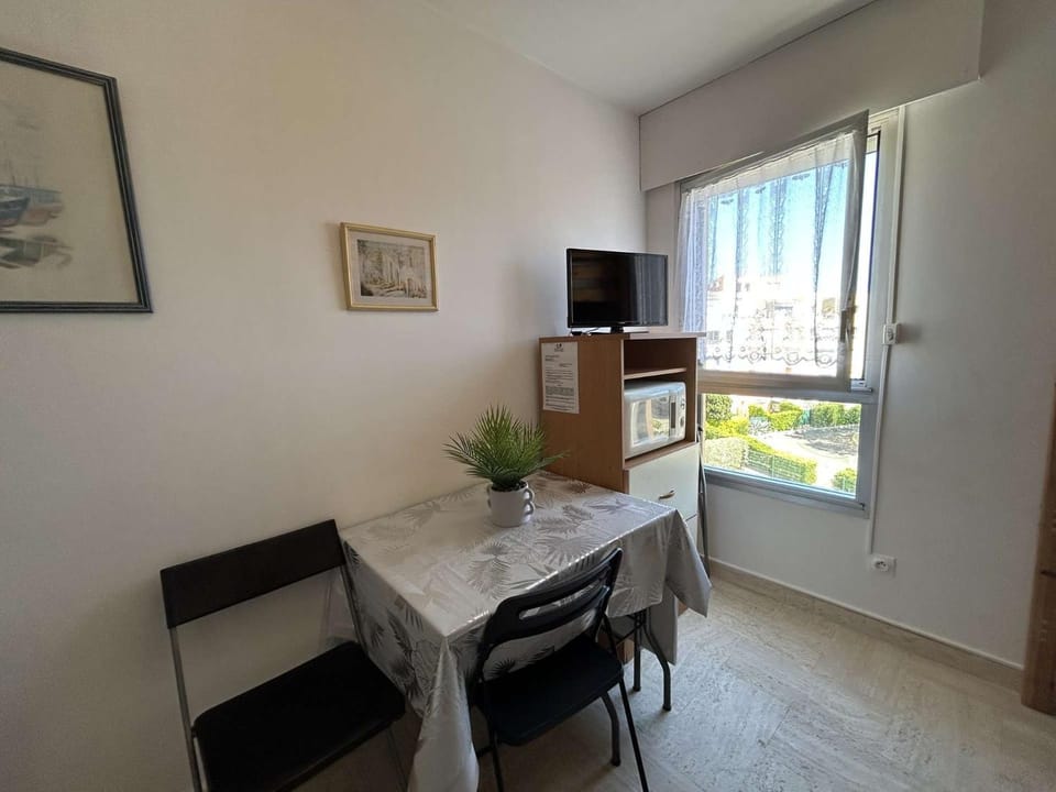 TV and multimedia, Dining area