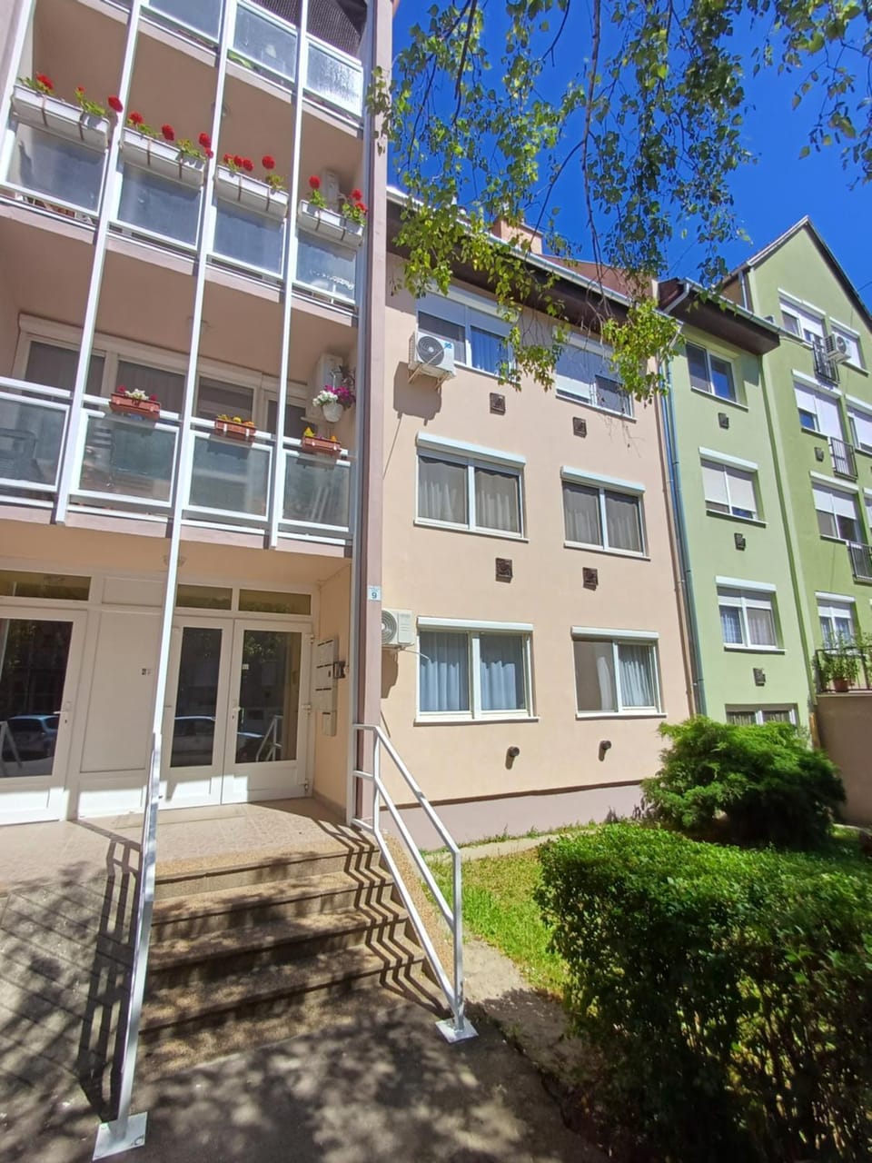 Holdviola Eger apartman Apartment in Slovakia