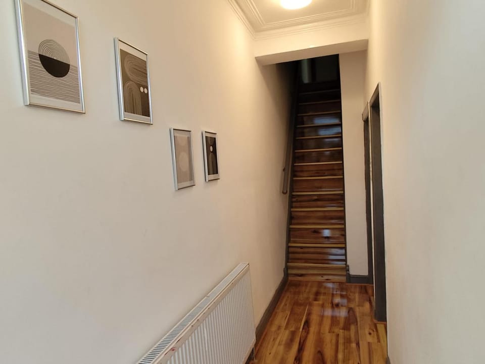 Double-Bedroom in the Heart of Harpurhey Manchester A2 Perfect for Short Stays Bed and Breakfast in Manchester