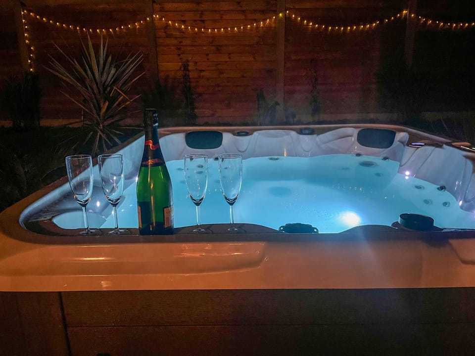 La Maison Palulova - Jacuzzi - 400m plage Villa in Finistere