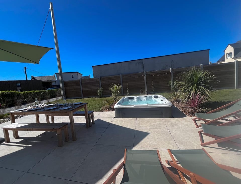 La Maison Palulova - Jacuzzi - 400m plage Villa in Finistere
