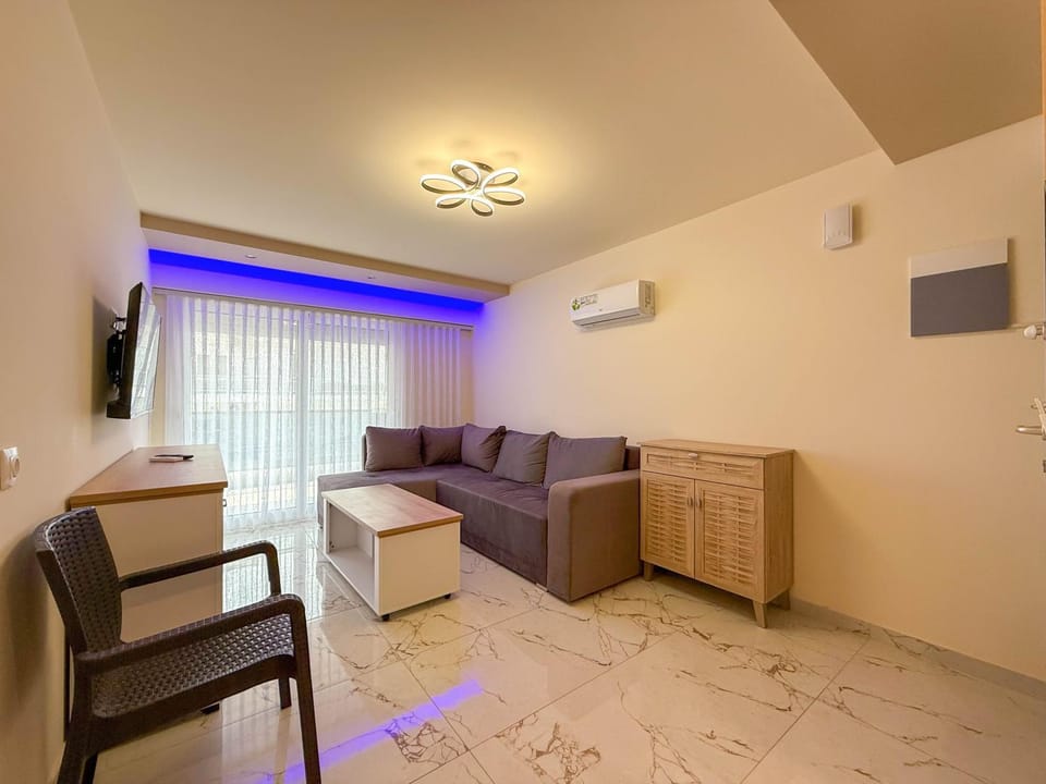 TV and multimedia, Living room, Seating area, air conditioner