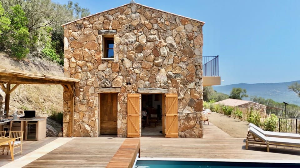 Bergerie de charme, piscine chauffée, vue nature entre mer et montagne, Sotta Villa in Porto-Vecchio
