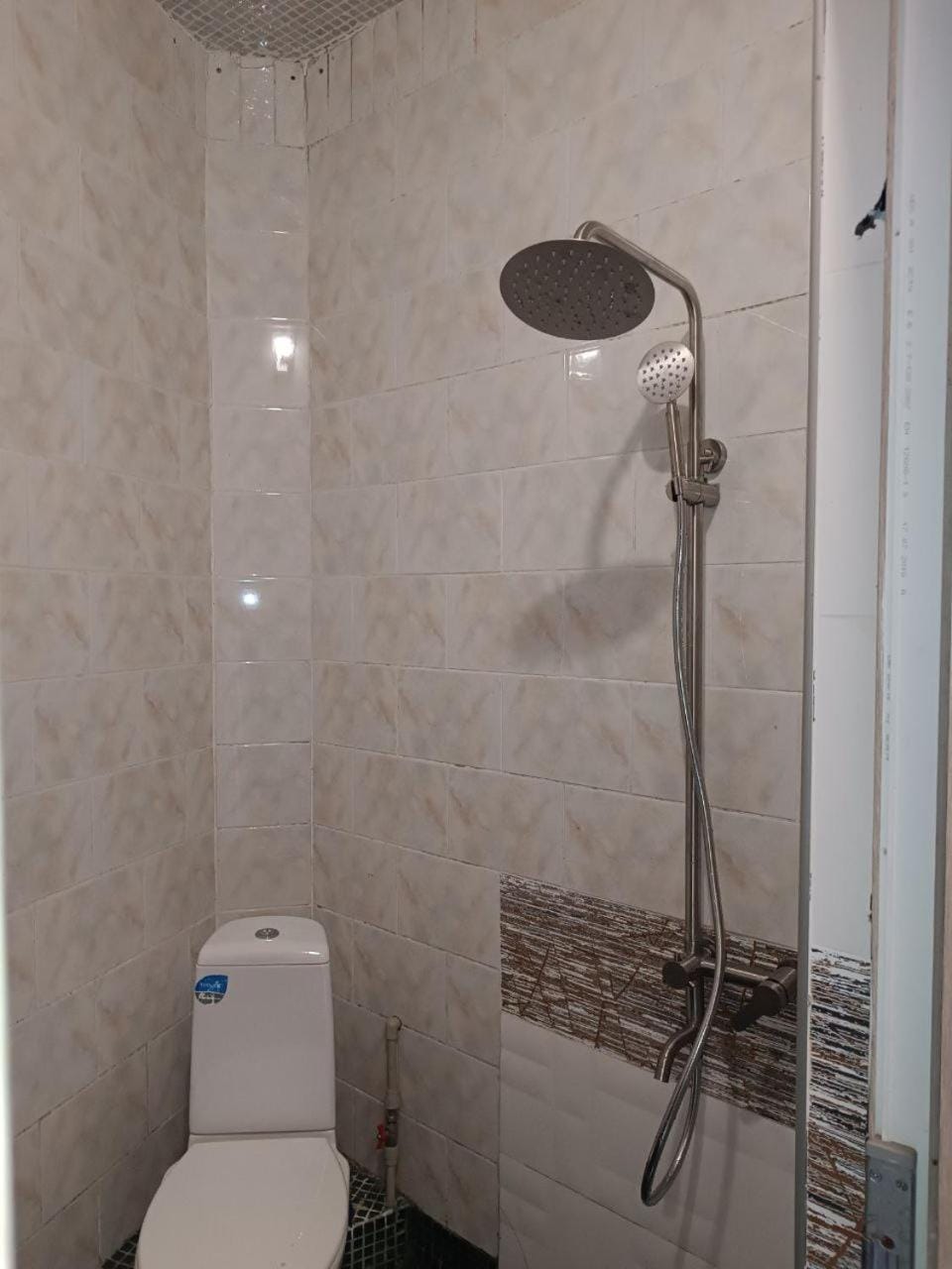Shower, Toilet