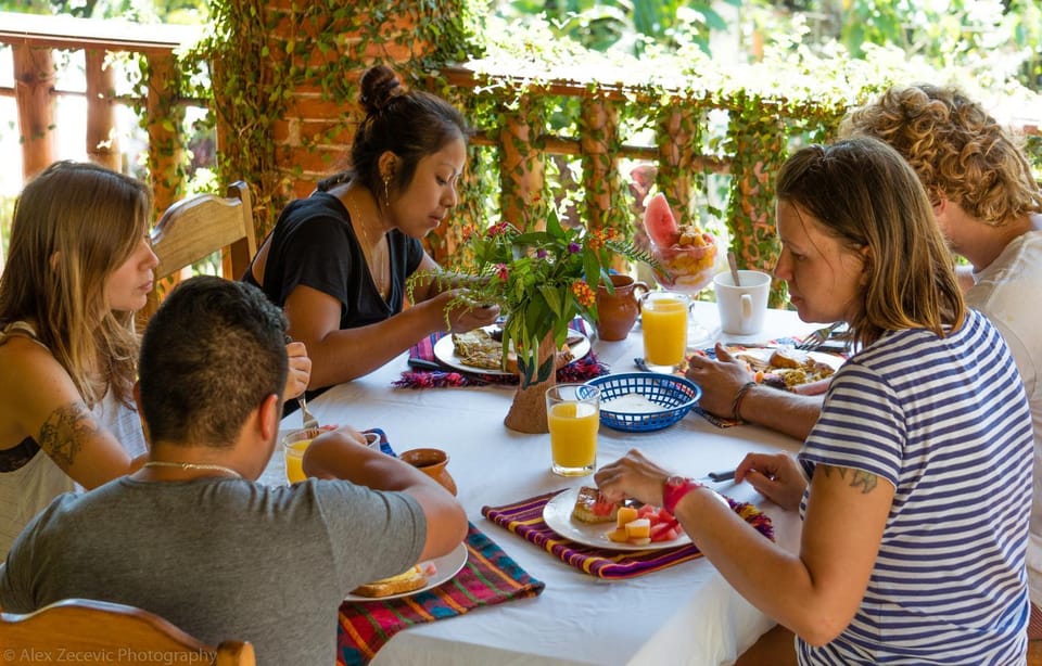Staff, Restaurant/places to eat, People, Guests, Breakfast, Continental breakfast, American breakfast, group of guests, Family