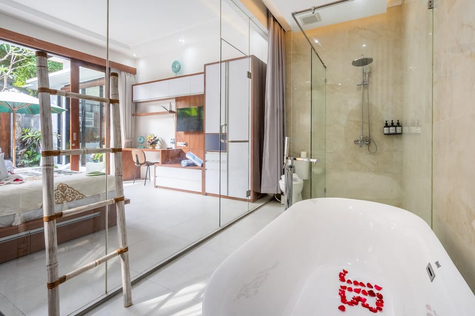 Bed, Bathroom, Bedroom, Bath, wardrobe