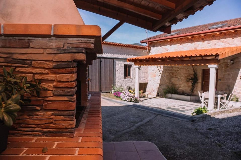 O Lar do Bispo by CABANA Rentals House in Galicia