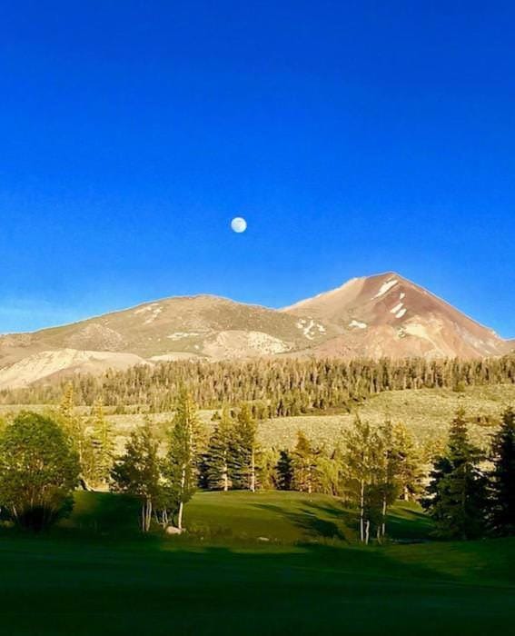 The Lodges by 8th Hole Year-Round Fun House in Mammoth Lakes