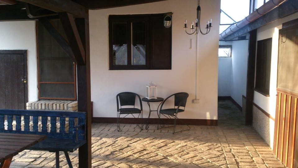 Patio, Balcony/Terrace, Seating area