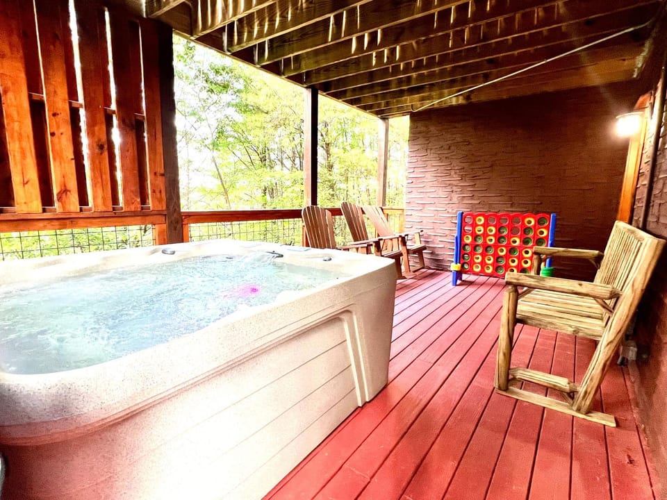 Uncle Bucks Cabin by Avada Properties Cabin in Pigeon Forge