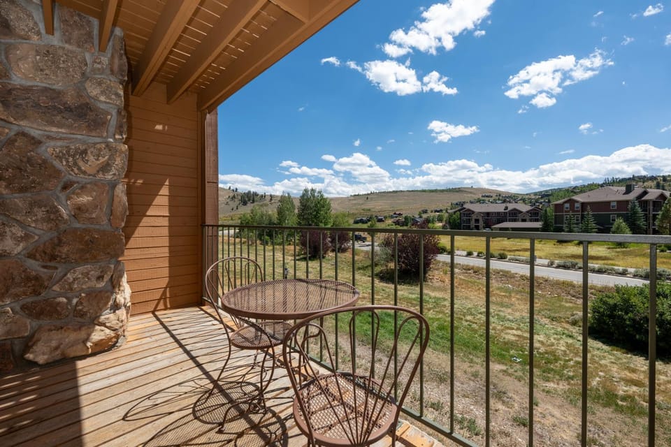 Natural landscape, Summer, Balcony/Terrace, Seating area, Mountain view