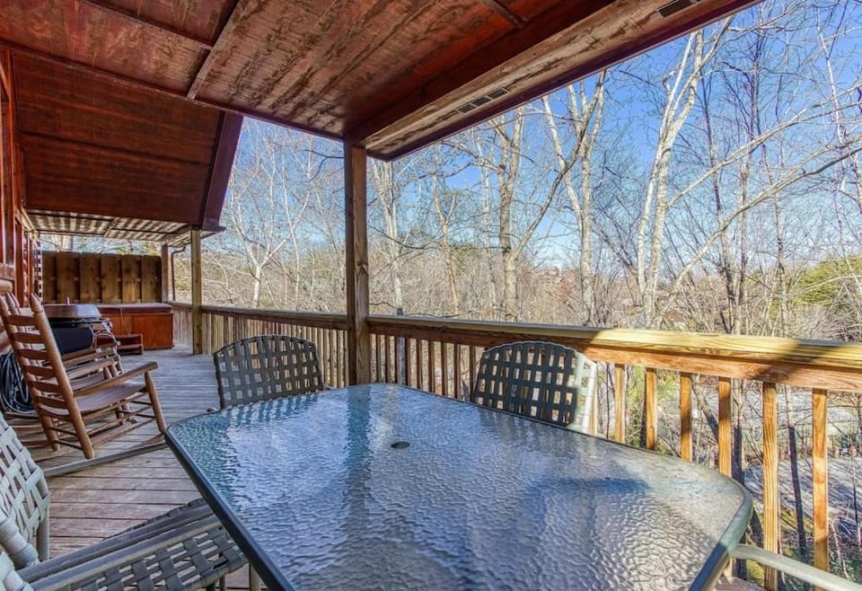 Twin Mountain by Avada Properties House in Sevier County