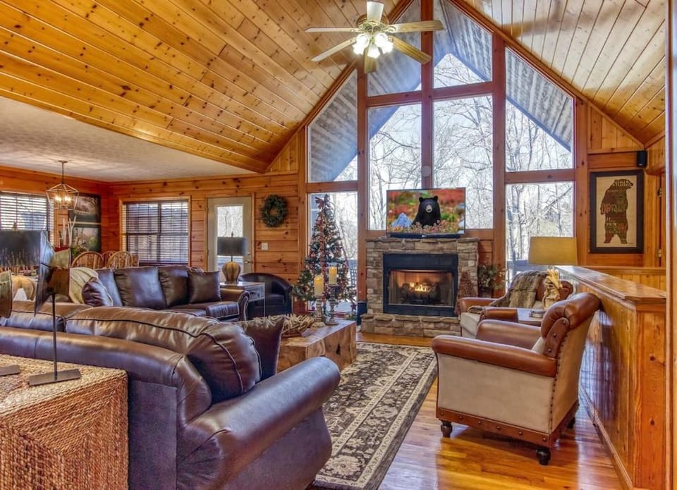 Twin Mountain by Avada Properties House in Sevier County