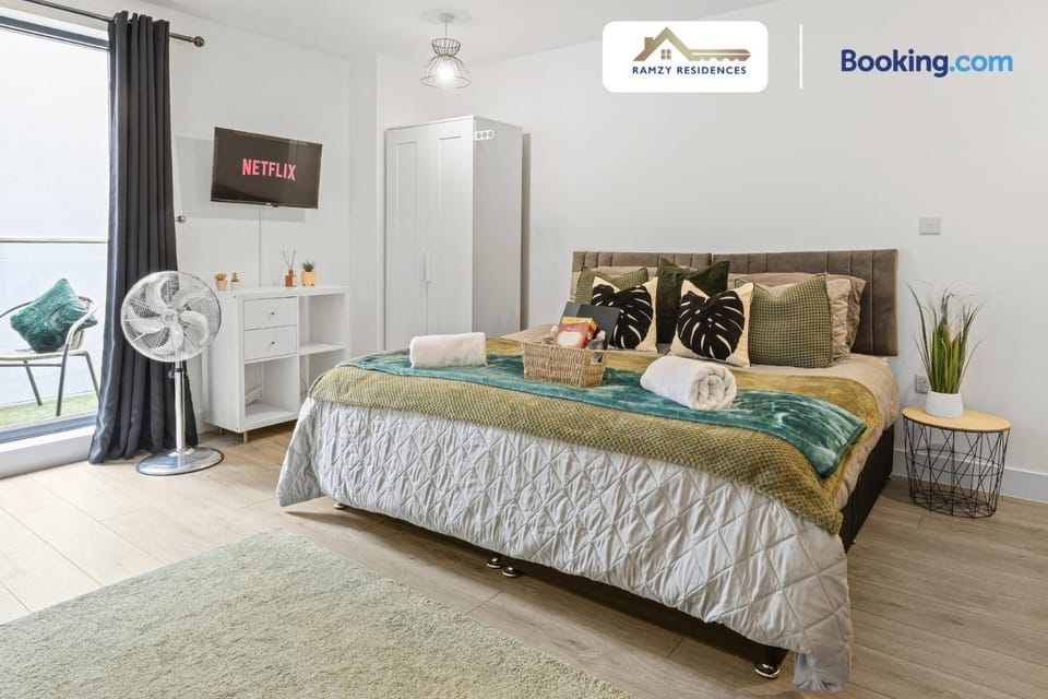 Bed, Bedroom